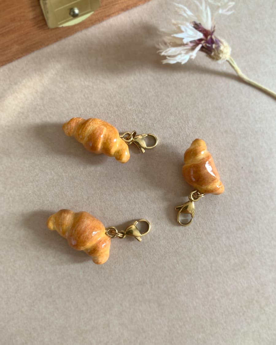 Charm Croissant fait main avec mousqueton en acier